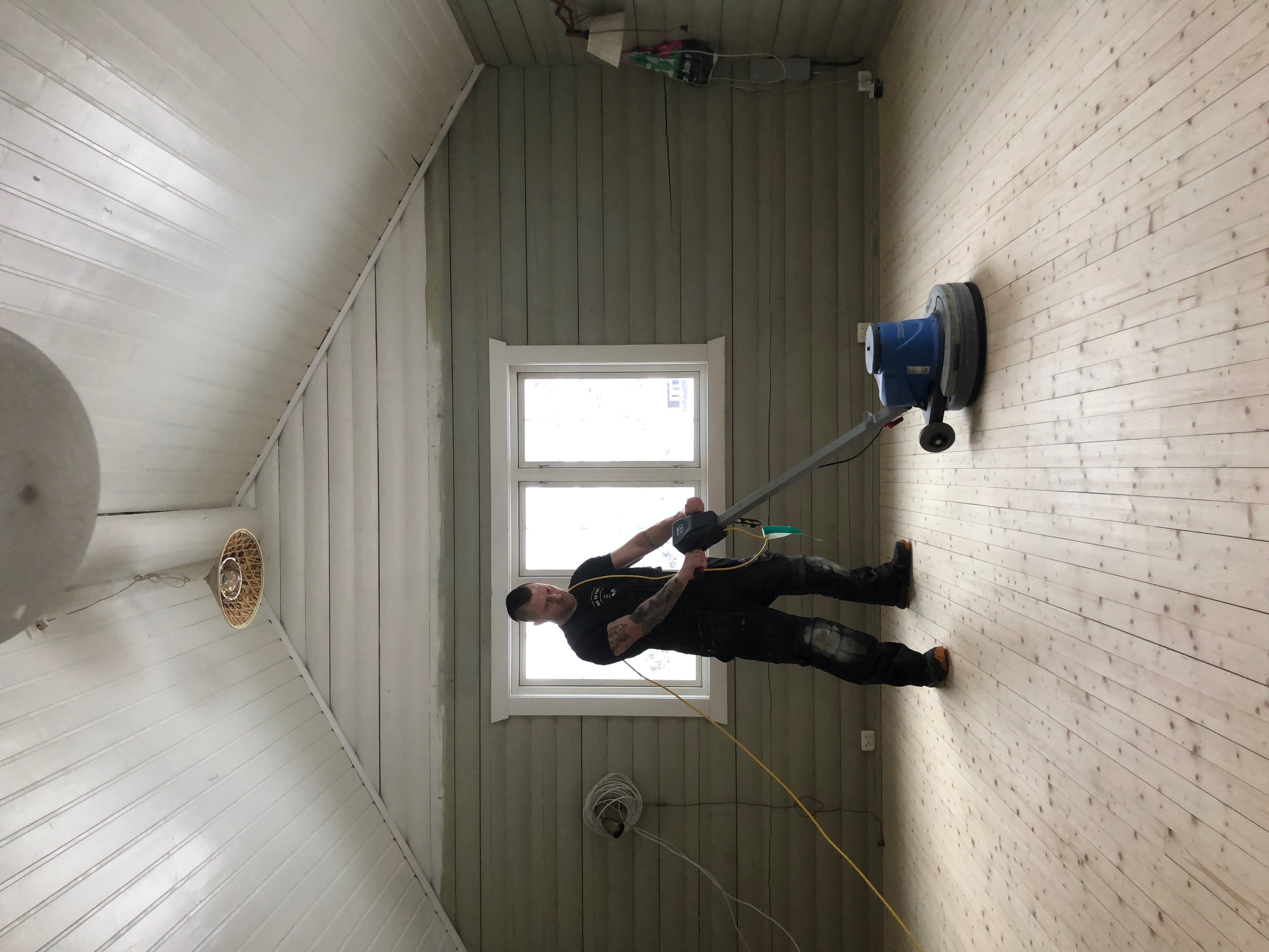 Artur Parkettman på jobb