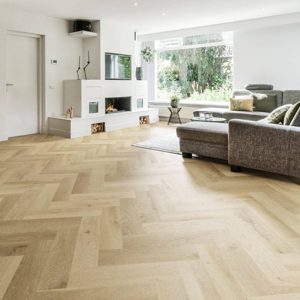 Fiskebeinsgulv i stue